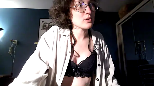 Snapshot of _medusam chatting on 03-31-26, 02:17 medusam online show from 03-31-26, 02:17