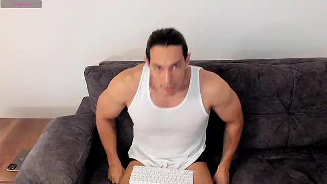 Lorenzoferrec online show from 04-25-26, 12:13