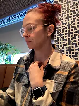 Snapshot of MelodyRoseUk chatting on 11-18-25, 09:58 MelodyRoseUk online show from 11-18-25, 09:58