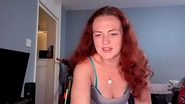 ENGLISHEMILY 69 online show from 09-17-25, 09:33
