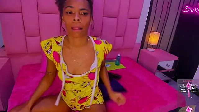 Snapshot of Brithanyslim chatting on 12-20-24, 10:54 Brithanyslim online show from 12-20-24, 10:54