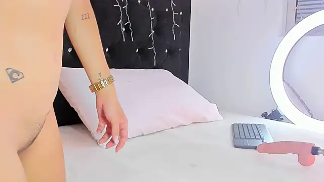 Snapshot of Annyy_Ricee28 chatting on 03-10-26, 09:25 Annyy Ricee28 online show from 03-10-26, 09:25