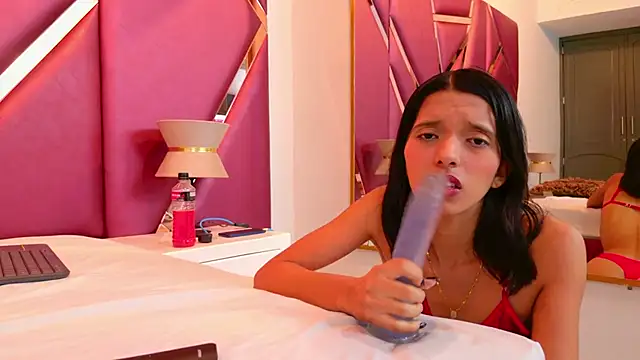 Snapshot of RebecaRelish chatting on 12-19-24, 06:56 RebecaRelish online show from 12-19-24, 06:56