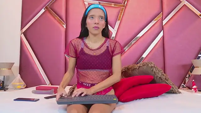 Snapshot of RebecaRelish chatting on 01-04-25, 03:40 RebecaRelish online show from 01-04-25, 03:40