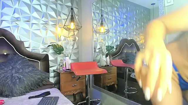 SusanSlim online show from 11-28-25, 04:09