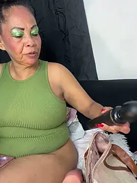 Snapshot of chiquimaturesexy chatting on 01-31-26, 09:13 chiquimaturesexy online show from 01-31-26, 09:13