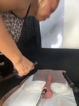 Snapshot of chiquimaturesexy chatting on 02-11-26, 09:42 chiquimaturesexy online show from 02-11-26, 09:42