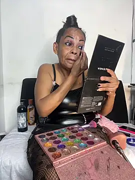 Snapshot of chiquimaturesexy chatting on 02-24-26, 08:18 chiquimaturesexy online show from 02-24-26, 08:18