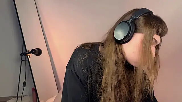 Snapshot of PaulaPratt chatting on 03-18-25, 06:14 PaulaPratt online show from 03-18-25, 06:14