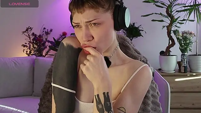 Snapshot of PaulaPratt chatting on 03-13-26, 05:25 PaulaPratt online show from 03-13-26, 05:25