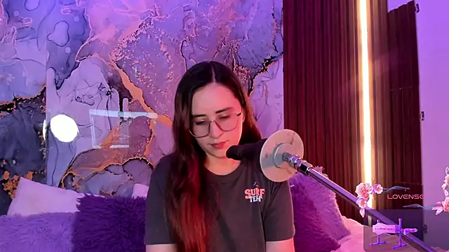 centaurigirl online show from 11-25-25, 03:39