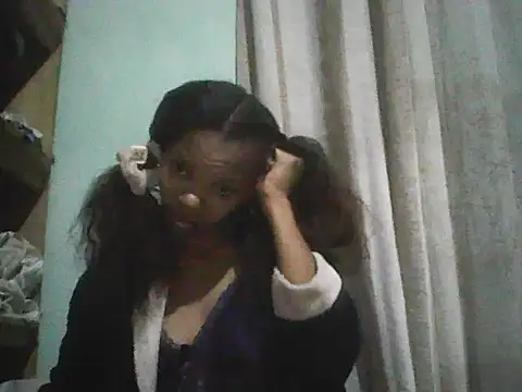 Snapshot of Antsoalie chatting on 09-18-25, 06:26 Antsoalie online show from 09-18-25, 06:26