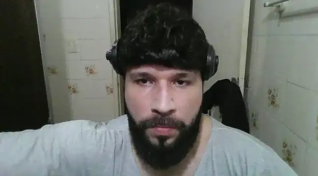 Snapshot of Cauan-t chatting on 03-01-25, 11:47 Cauan-t online show from 03-01-25, 11:47