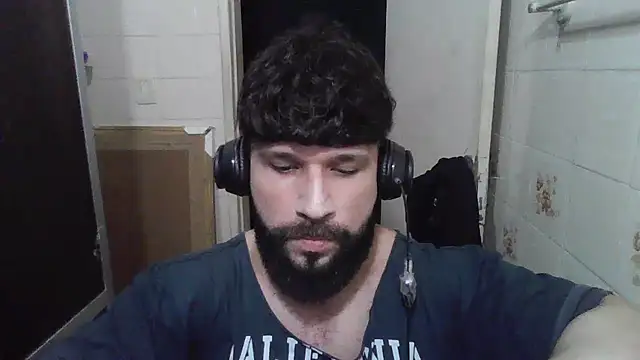 Snapshot of Cauan-t chatting on 03-03-25, 02:04 Cauan-t online show from 03-03-25, 02:04