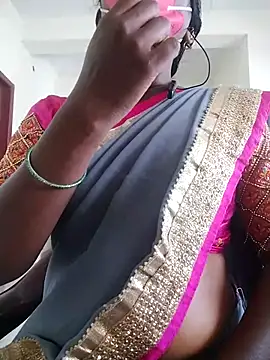 Snapshot of Preethytamilsexy chatting on 12-18-25, 07:36 Preethytamilsexy online show from 12-18-25, 07:36