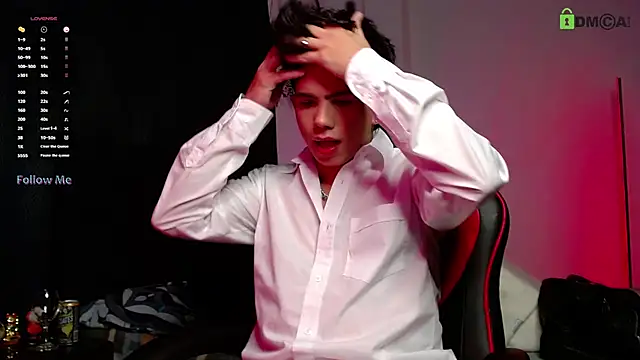 Snapshot of LyleBennett_ chatting on 10-31-25, 11:11 LyleBennett online show from 10-31-25, 11:11