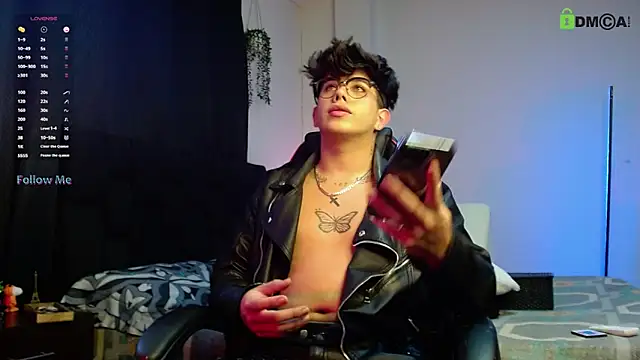 Snapshot of LyleBennett_ chatting on 11-03-25, 12:06 LyleBennett online show from 11-03-25, 12:06