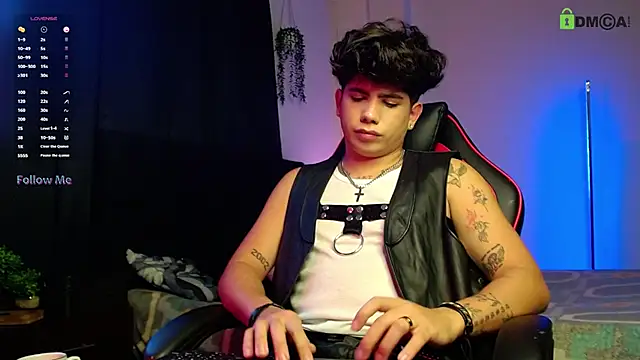 Snapshot of LyleBennett_ chatting on 11-05-25, 11:54 LyleBennett online show from 11-05-25, 11:54