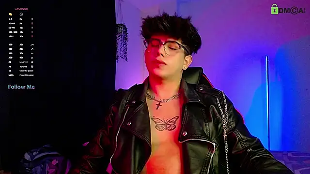 Snapshot of LyleBennett_ chatting on 11-07-25, 11:21 LyleBennett online show from 11-07-25, 11:21