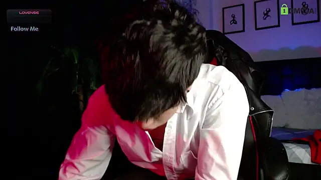 Snapshot of LyleBennett_ chatting on 02-02-26, 11:09 LyleBennett online show from 02-02-26, 11:09