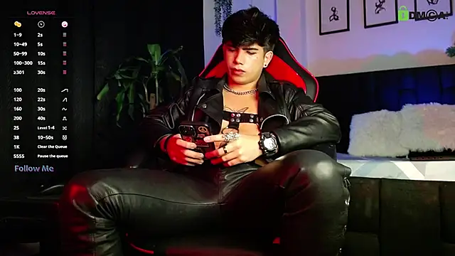 Snapshot of LyleBennett_ chatting on 02-03-26, 11:04 LyleBennett online show from 02-03-26, 11:04