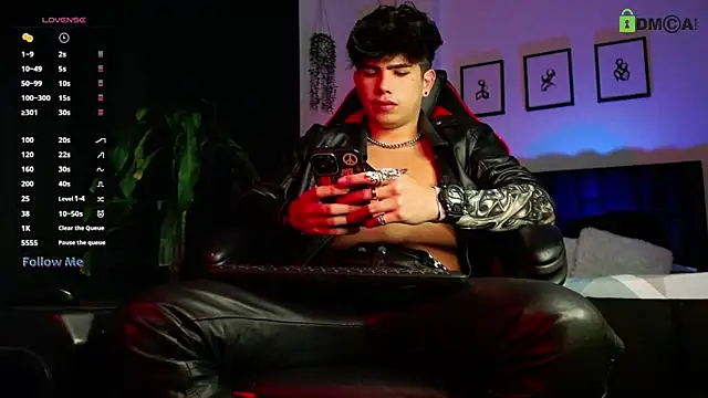 Snapshot of LyleBennett_ chatting on 02-05-26, 11:15 LyleBennett online show from 02-05-26, 11:15