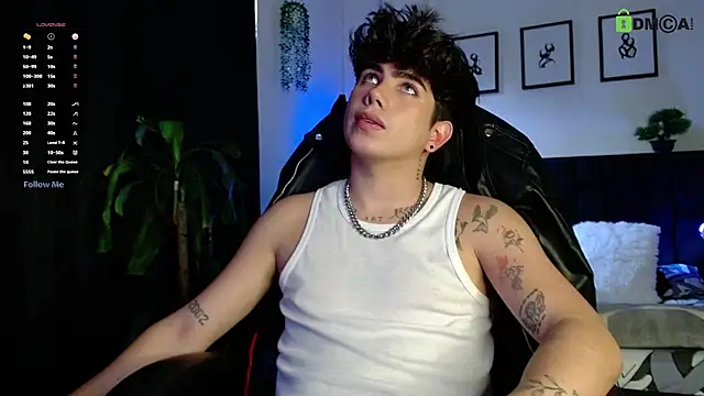 Snapshot of LyleBennett_ chatting on 02-19-26, 09:44 LyleBennett online show from 02-19-26, 09:44