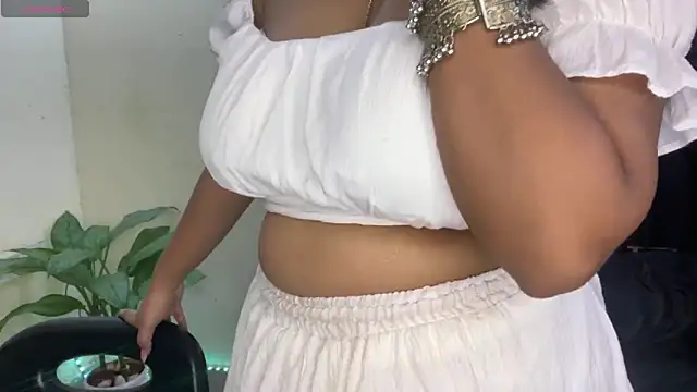 Snapshot of Doodhwaali chatting on 11-07-25, 10:48 Doodhwaali online show from 11-07-25, 10:48