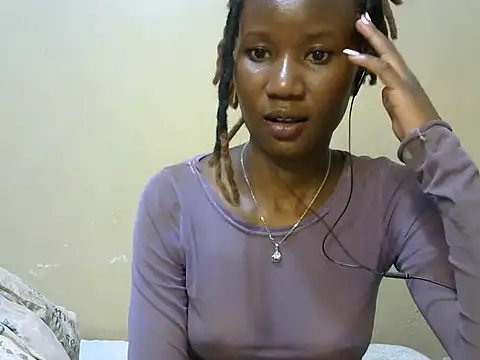 Snapshot of Pettite_creamer_1 chatting on 12-04-24, 05:44 Pettite creamer 1 online show from 12-04-24, 05:44