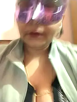 Snapshot of Anjalihotwife chatting on 01-20-25, 11:56 Anjalihotwife online show from 01-20-25, 11:56