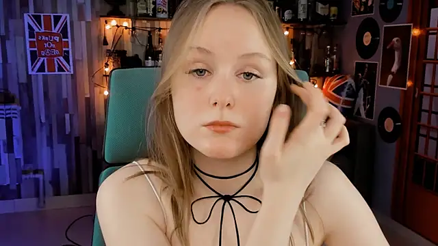 VivienLeeigh online show from 01-14-25, 01:17