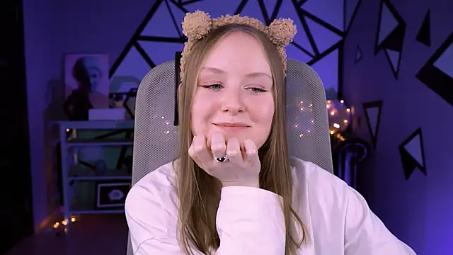 VivienLeeigh online show from 02-13-25, 01:15