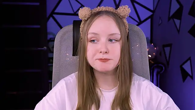 VivienLeeigh online show from 02-13-25, 04:17