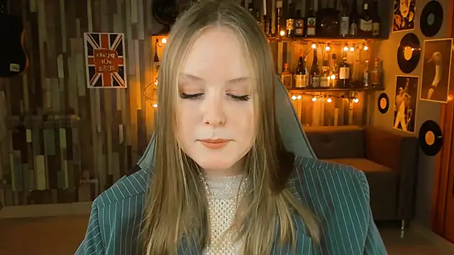 VivienLeeigh online show from 02-20-25, 04:14