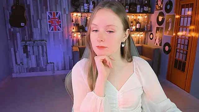 VivienLeeigh online show from 03-18-25, 10:37