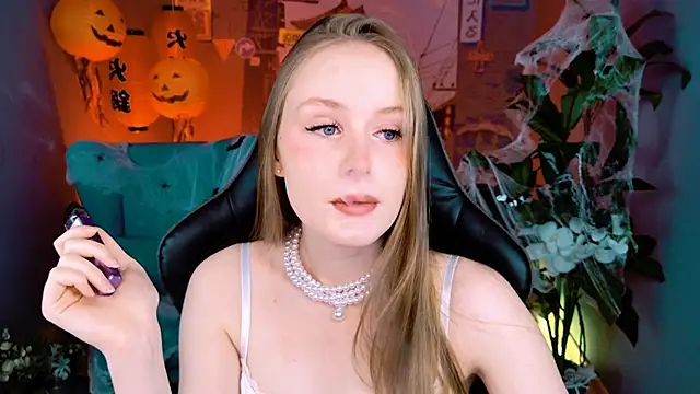 VivienLeeigh online show from 10-19-25, 09:43