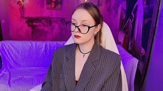 VivienLeeigh online show from 04-27-26, 05:38