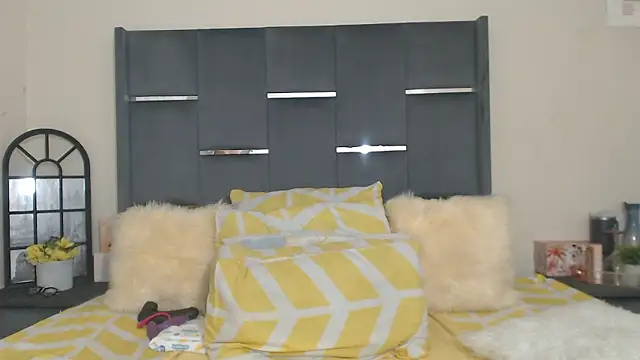 Snapshot of LaCaramellaChocolatia chatting on 01-08-26, 01:08 LaCaramellaChocolatia online show from 01-08-26, 01:08