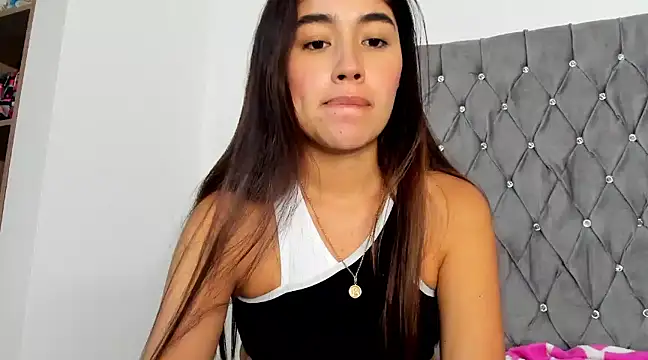 AriaMontgomery online show from 12-17-24, 01:29