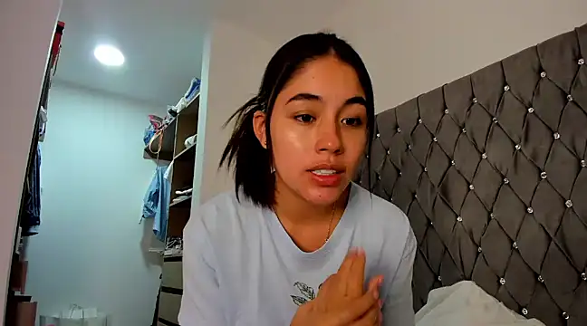 AriaMontgomery online show from 12-20-24, 07:44