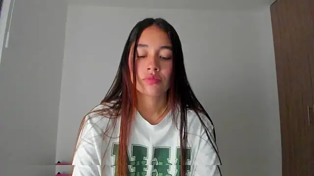 AriaMontgomery online show from 10-27-25, 03:43