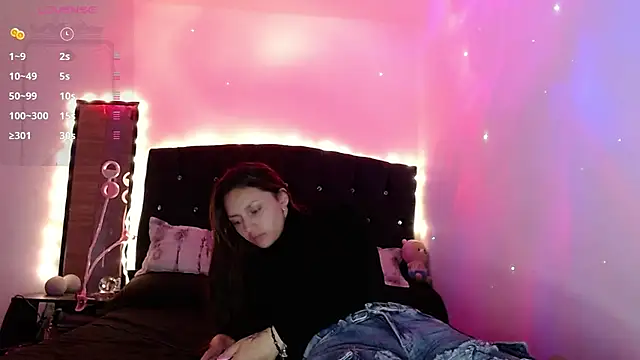 Snapshot of holy_juli chatting on 01-27-25, 04:09 holy juli online show from 01-27-25, 04:09