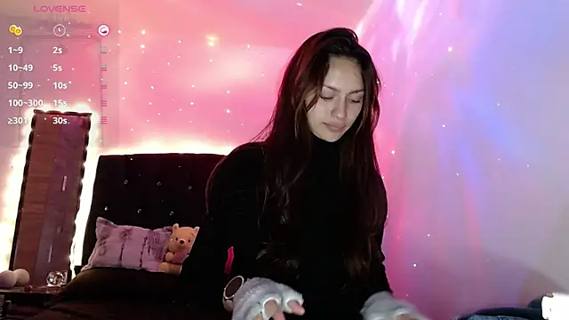 Snapshot of holy_juli chatting on 01-27-25, 07:14 holy juli online show from 01-27-25, 07:14