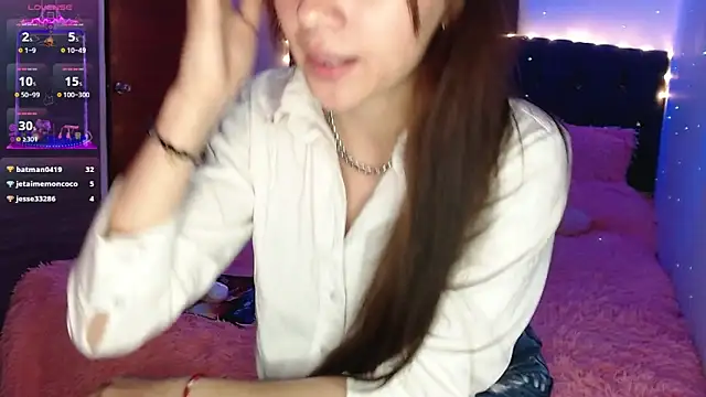 Snapshot of holy_juli chatting on 03-08-25, 06:43 holy juli online show from 03-08-25, 06:43