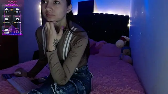 Snapshot of holy_juli chatting on 03-14-25, 03:04 holy juli online show from 03-14-25, 03:04