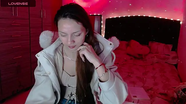 Snapshot of holy_juli chatting on 09-27-25, 03:44 holy juli online show from 09-27-25, 03:44