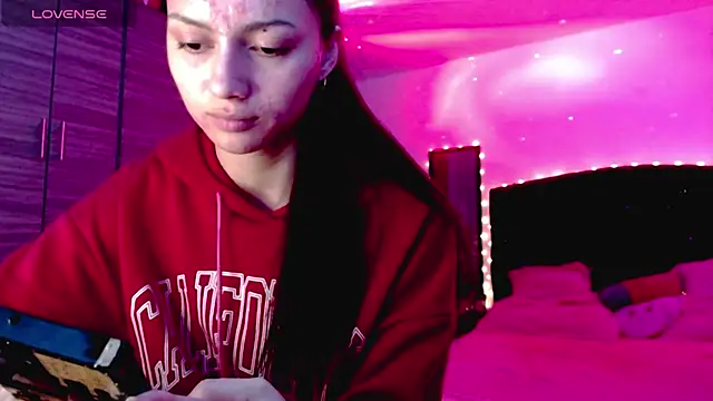 Snapshot of holy_juli chatting on 11-03-25, 04:14 holy juli online show from 11-03-25, 04:14