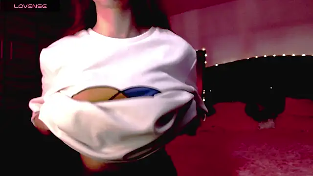 Snapshot of holy_juli chatting on 11-20-25, 12:27 holy juli online show from 11-20-25, 12:27