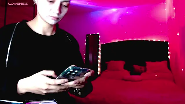 Snapshot of holy_juli chatting on 12-02-25, 03:12 holy juli online show from 12-02-25, 03:12