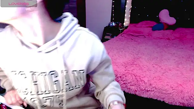 Snapshot of holy_juli chatting on 12-04-25, 04:00 holy juli online show from 12-04-25, 04:00